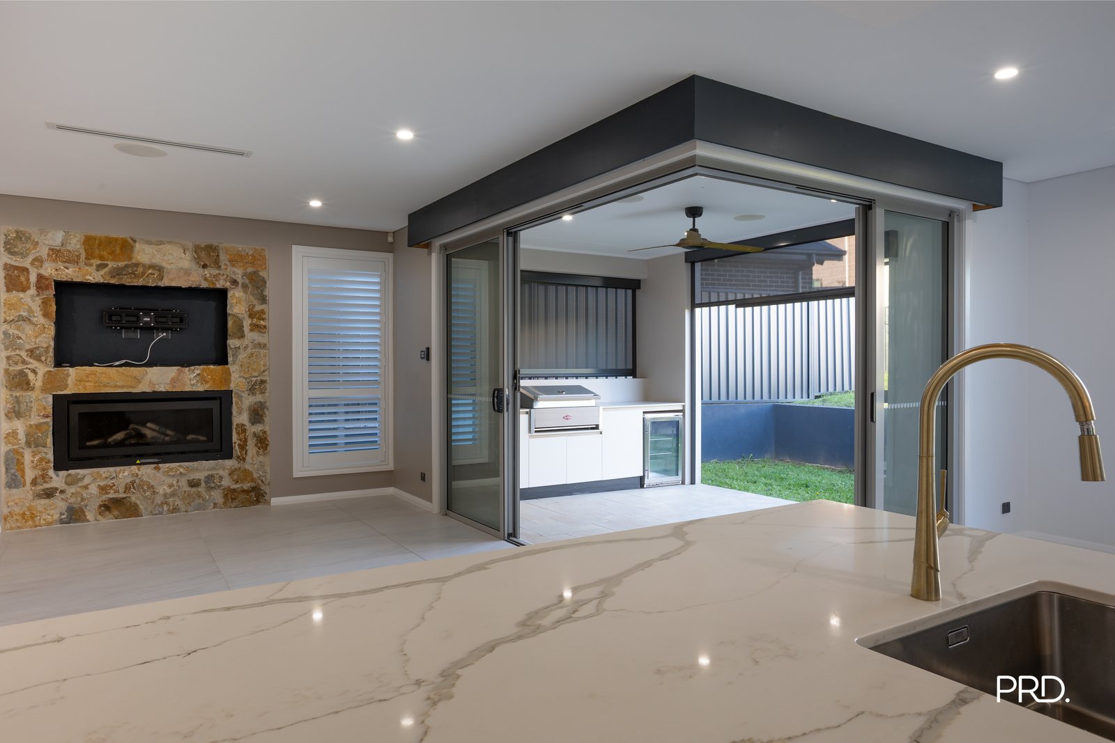 15 Bimbadeen Way Glenmore Park 6