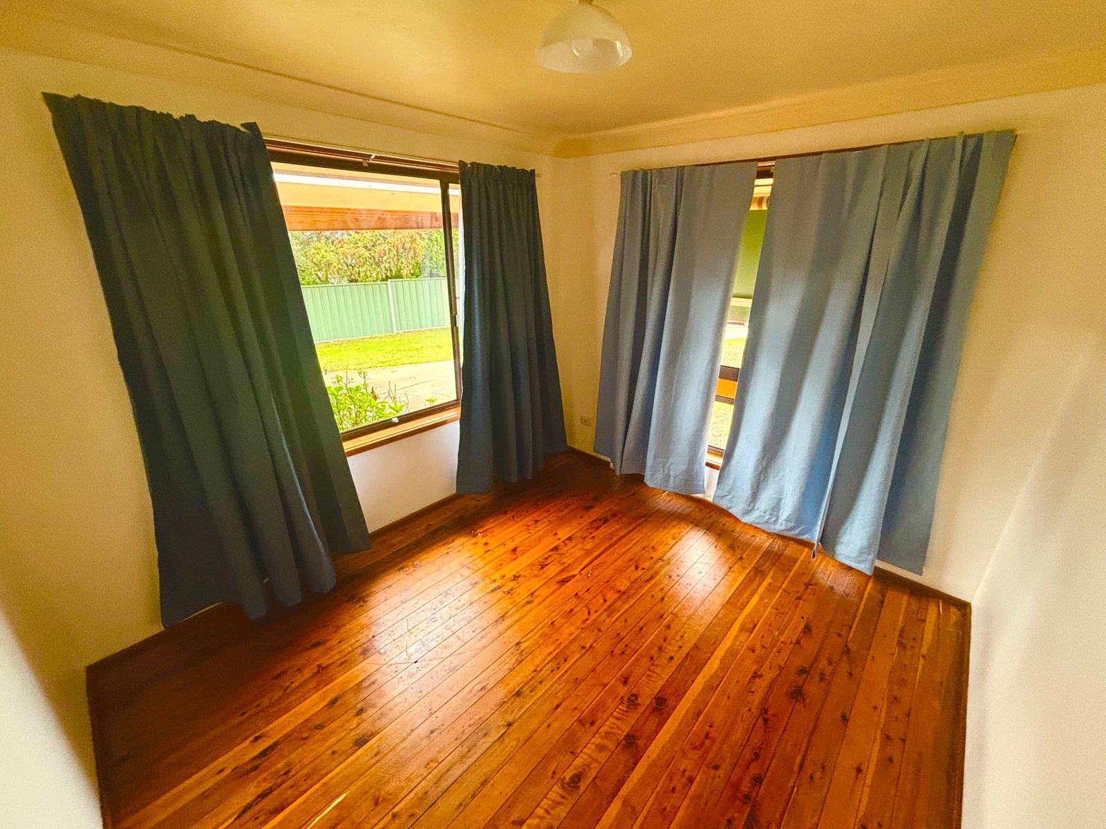 15 Boronia Drive TAMWORTH 5