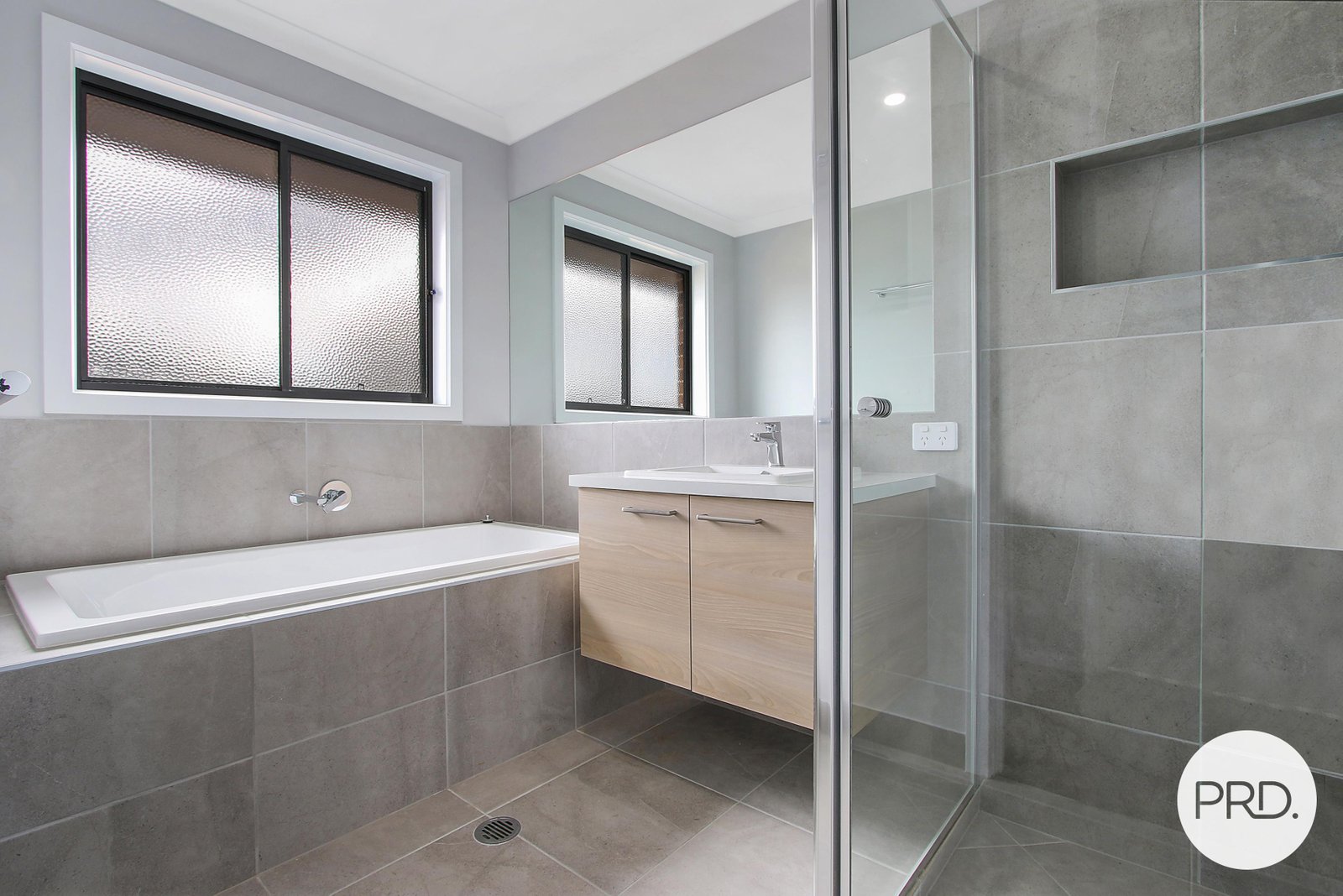 15 Bowerbird Court THURGOONA 8