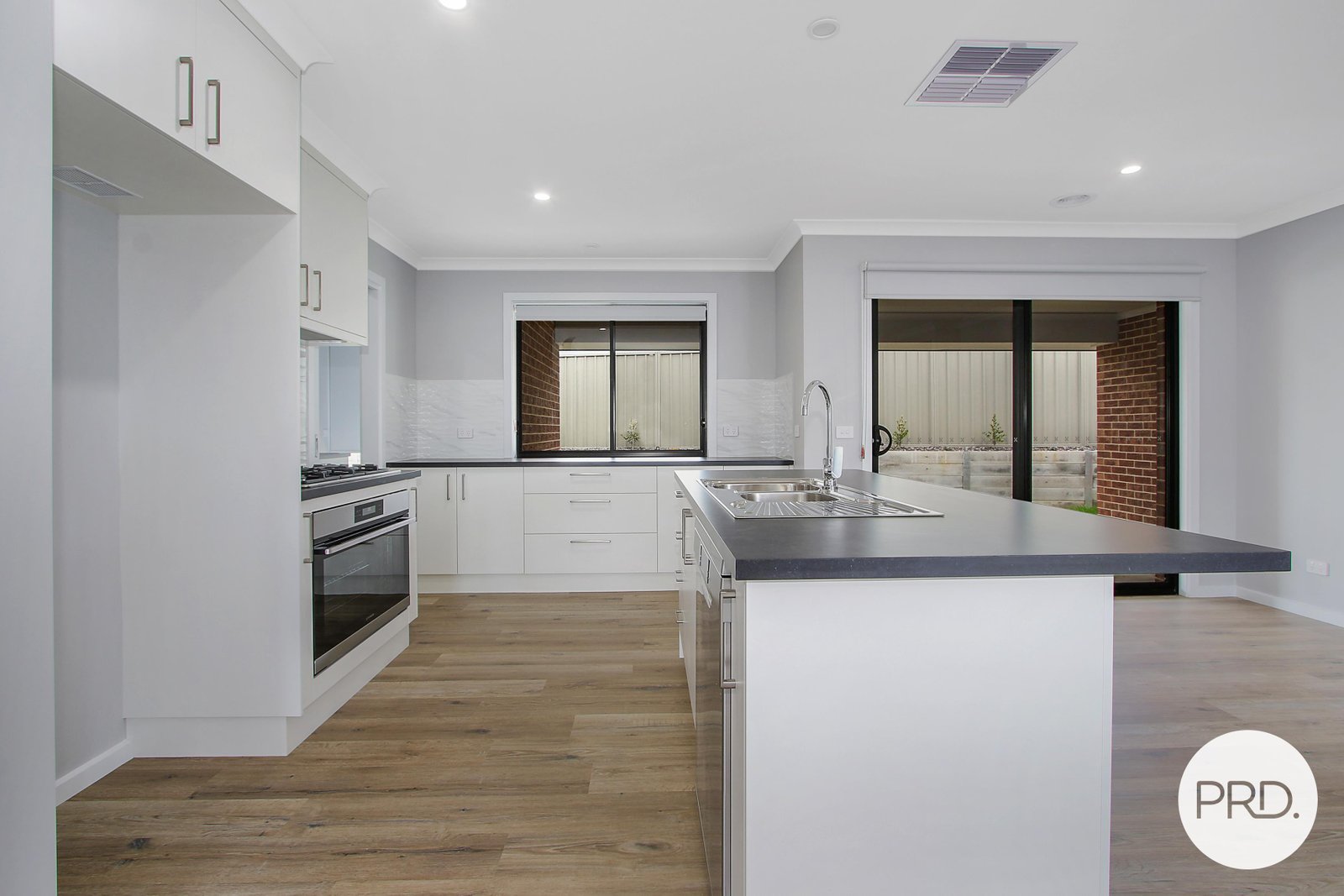 15 Bowerbird Court THURGOONA 2