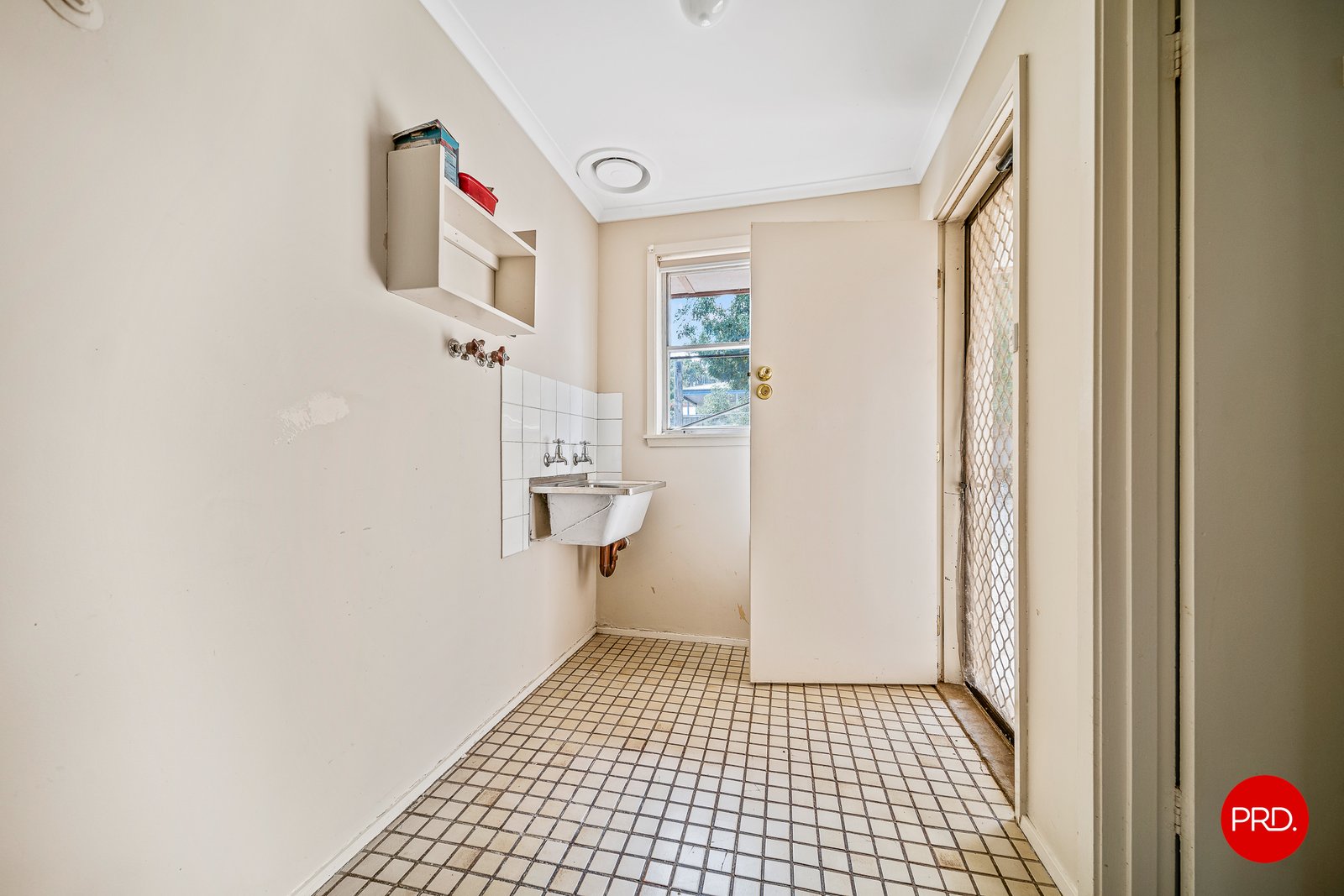 15 Bren Street KENNINGTON 9