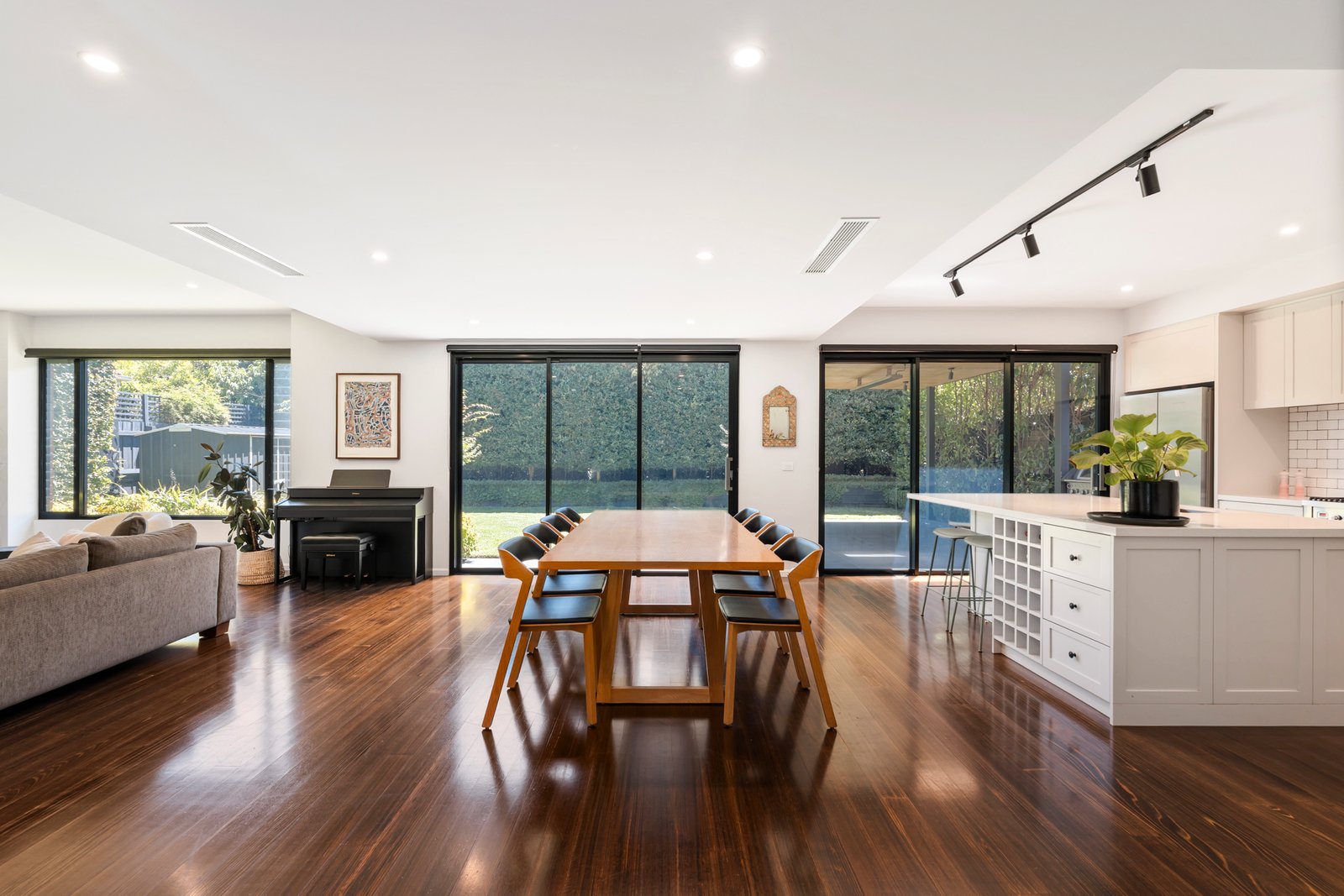 Real Estate and Property in 15 Brooklyn Avenue, Caulfield South, VIC