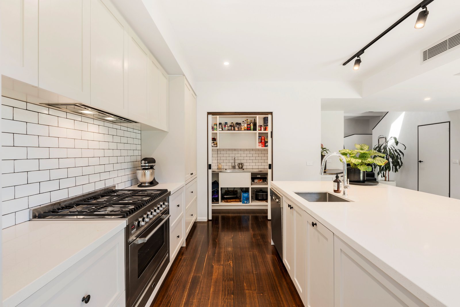 Real Estate and Property in 15 Brooklyn Avenue, Caulfield South, VIC