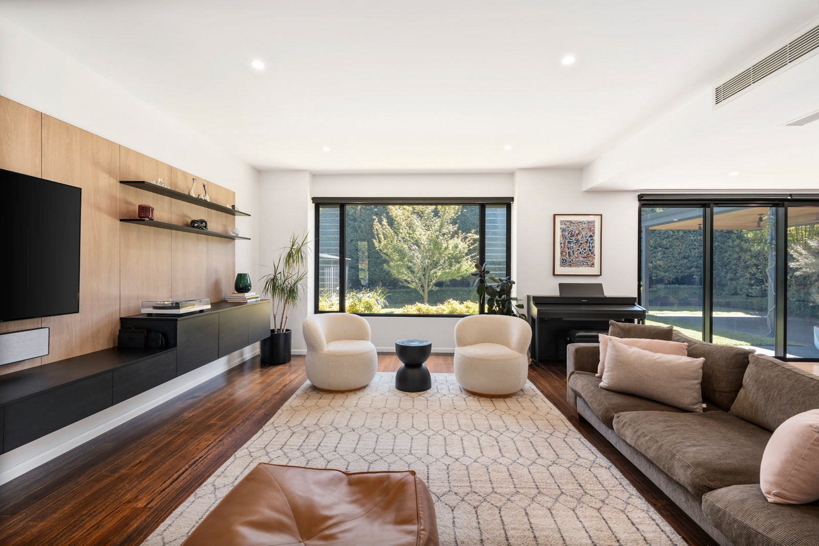 Real Estate and Property in 15 Brooklyn Avenue, Caulfield South, VIC