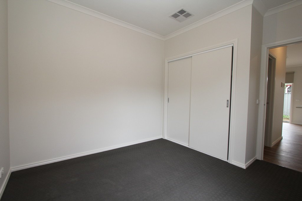 1/5 Broomfield Road CRESWICK 9