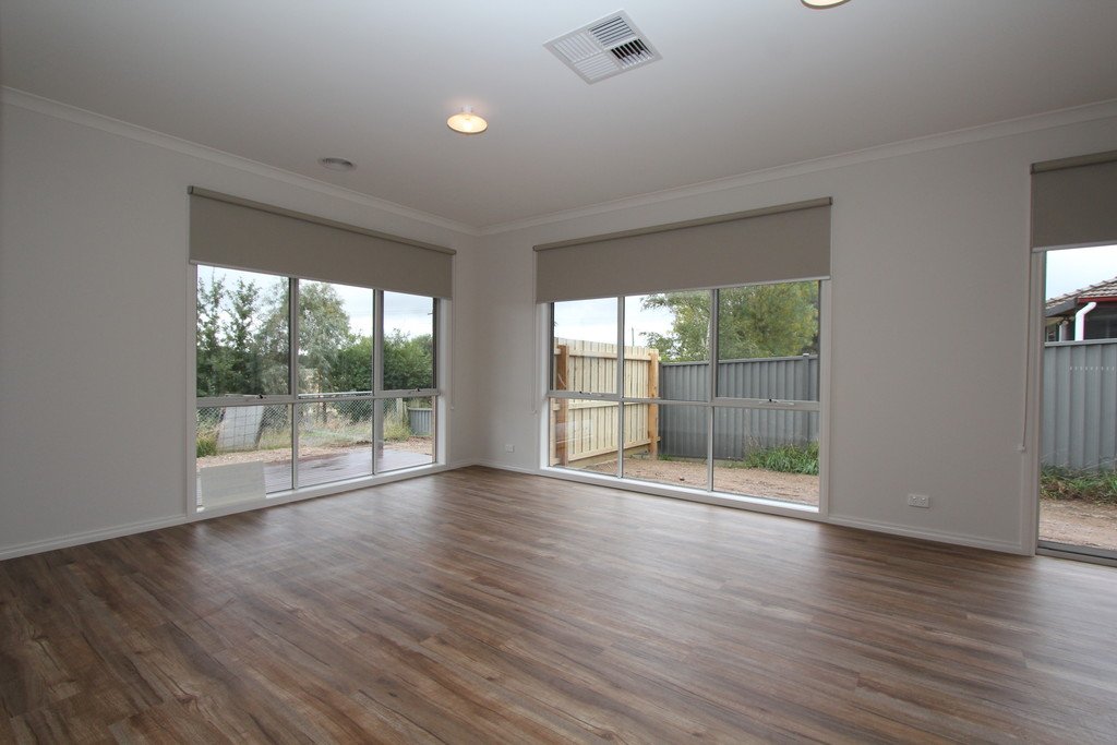 1/5 Broomfield Road CRESWICK 3