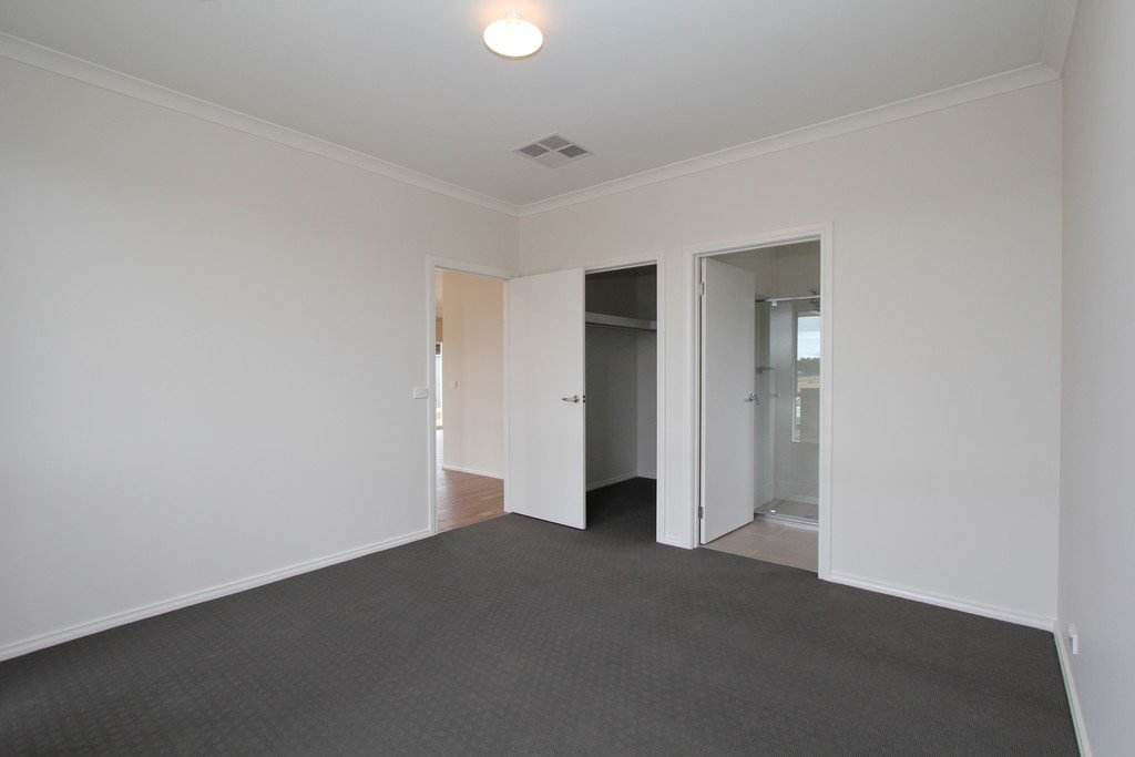 1/5 Broomfield Road CRESWICK 7