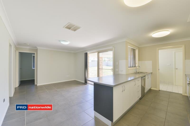 15 Brushbox Grove TAMWORTH 2