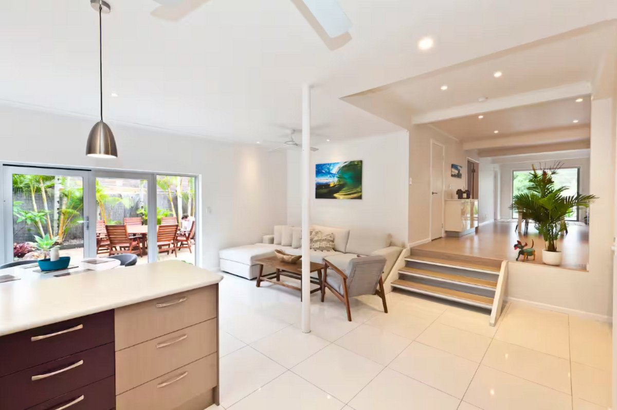 15 Bunyip Street Burleigh Heads 2