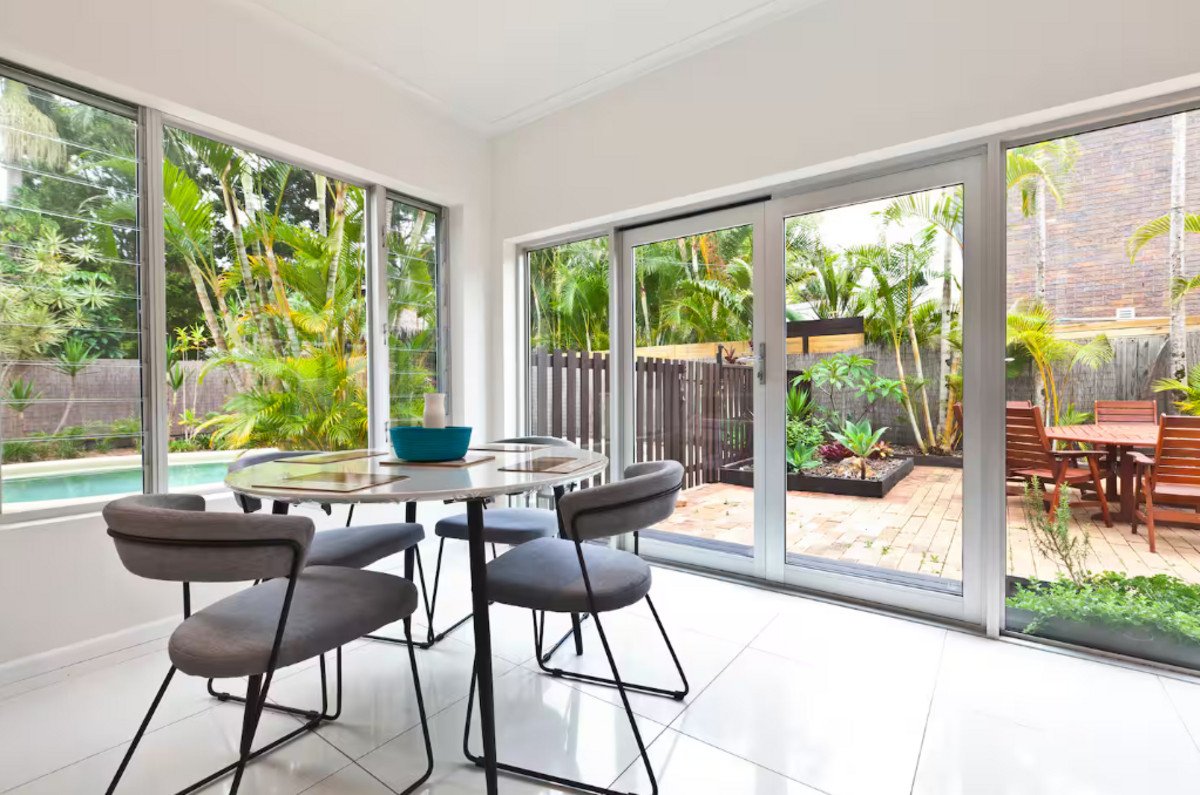 15 Bunyip Street Burleigh Heads 6