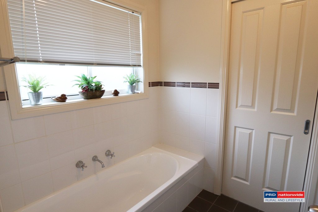 15 Burgun Drive TUMBARUMBA 5