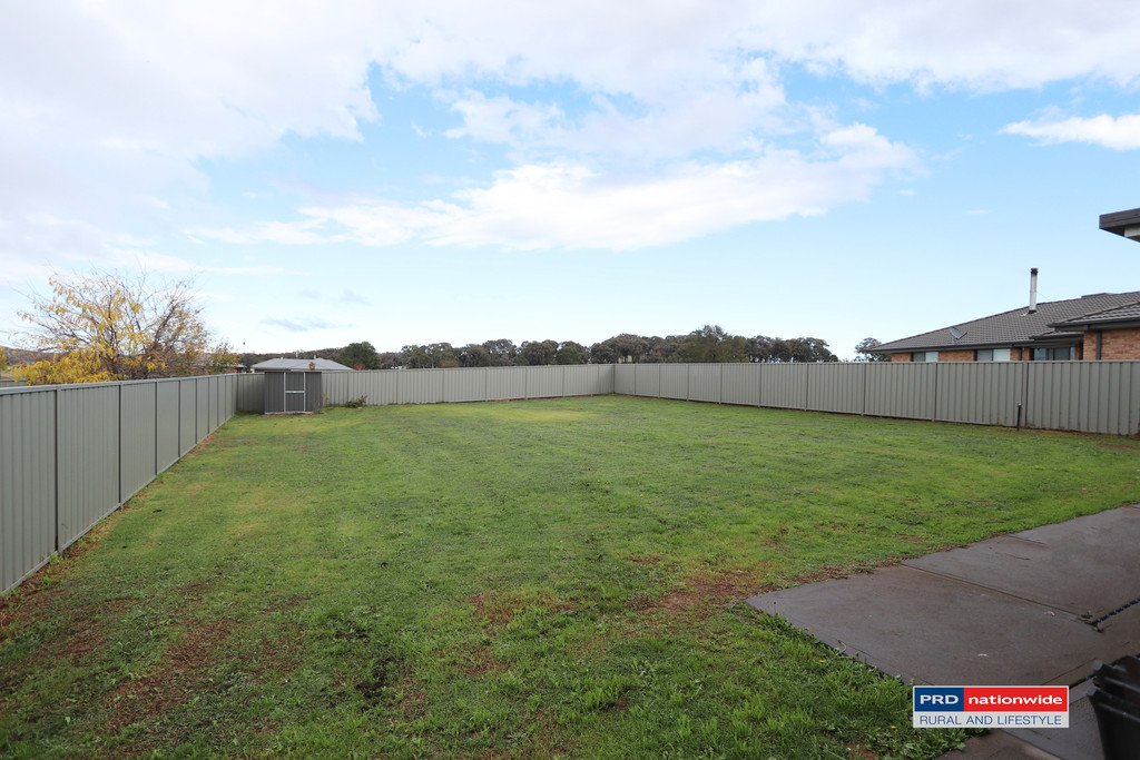 15 Burgun Drive TUMBARUMBA 9