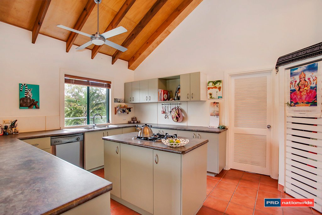 15 Burleigh Glen Court BURLEIGH HEADS 2