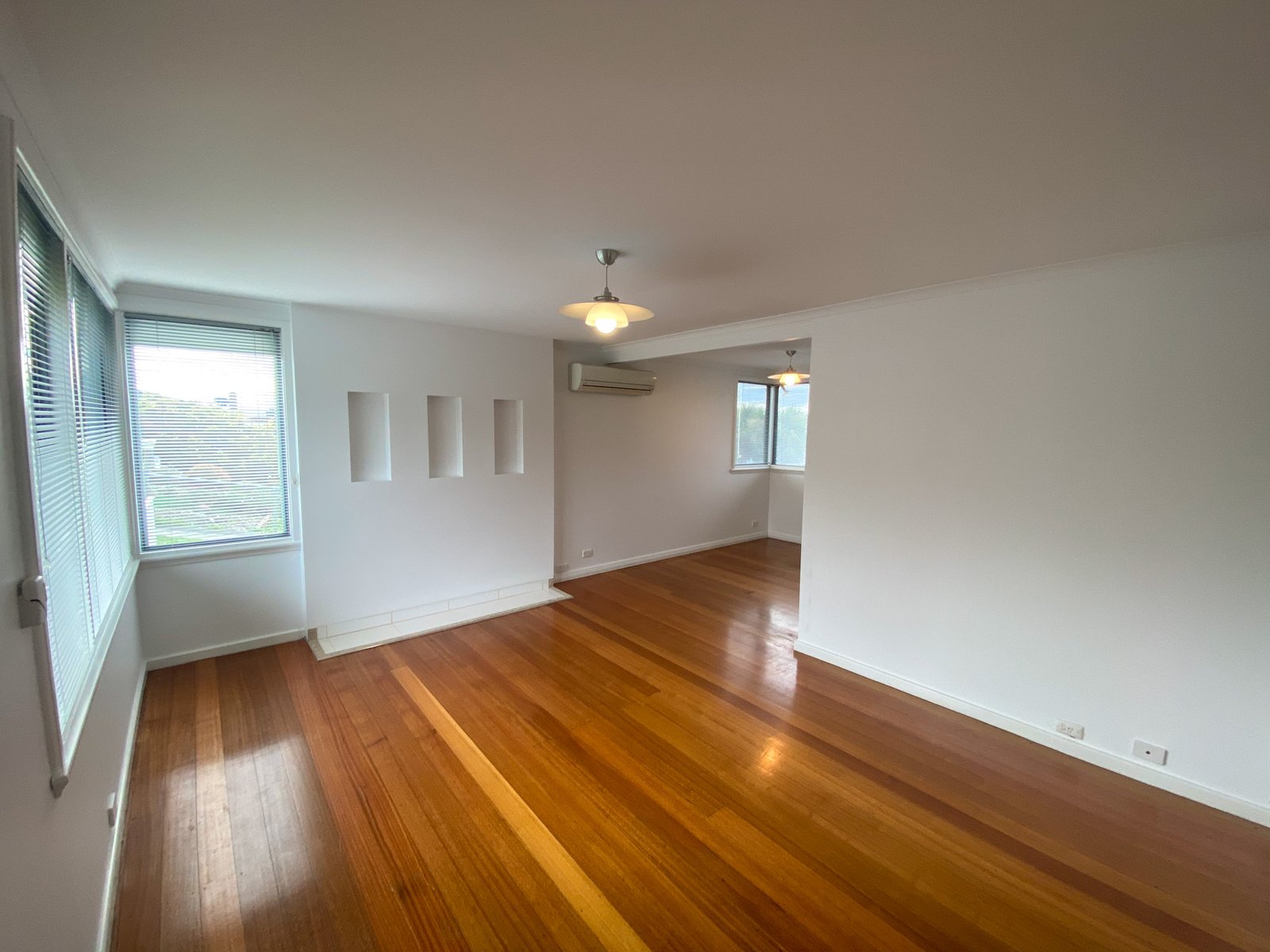 15 Burton Street GLENORCHY 2