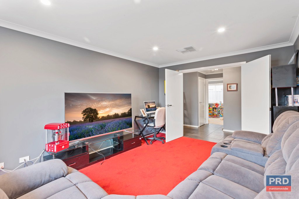 15 Buxton Street JACKASS FLAT 13