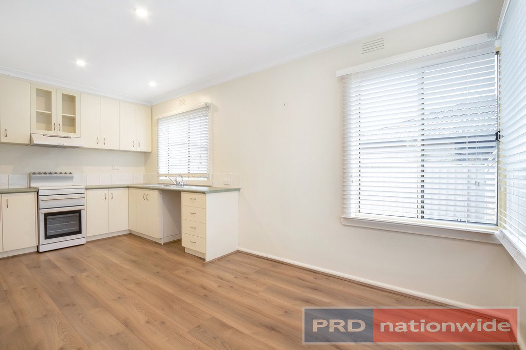 15 Cambridge Street WENDOUREE 2