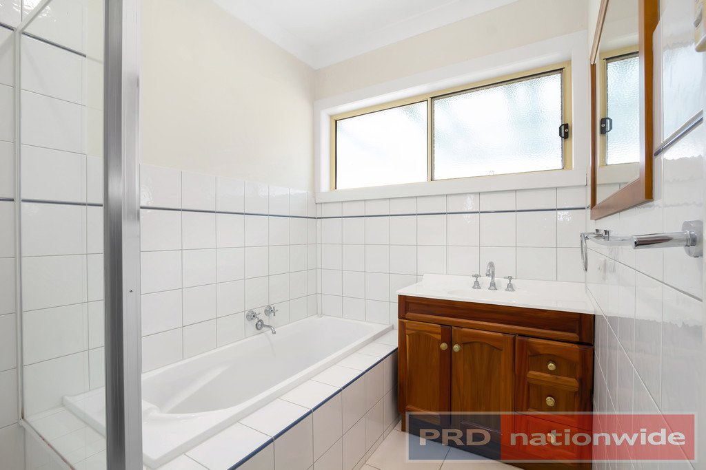 15 Cambridge Street WENDOUREE 3