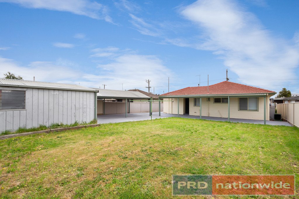 15 Cambridge Street WENDOUREE 9