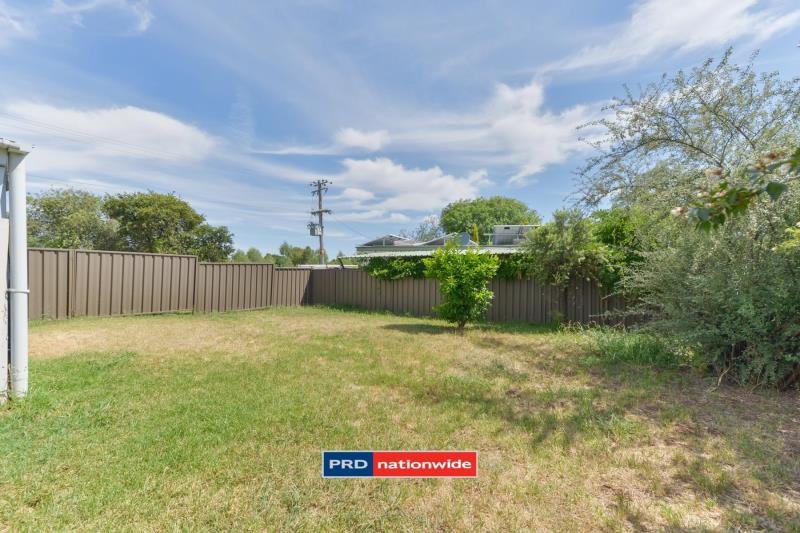 15 Campbell Road TAMWORTH 9