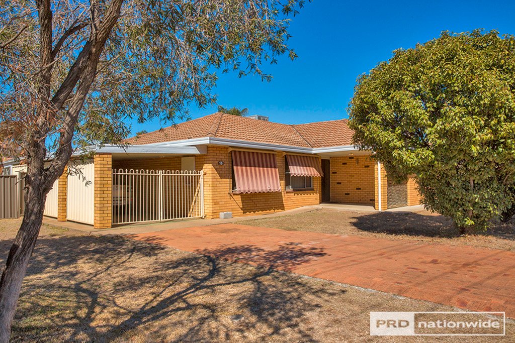 15 Campbell Road TAMWORTH 1