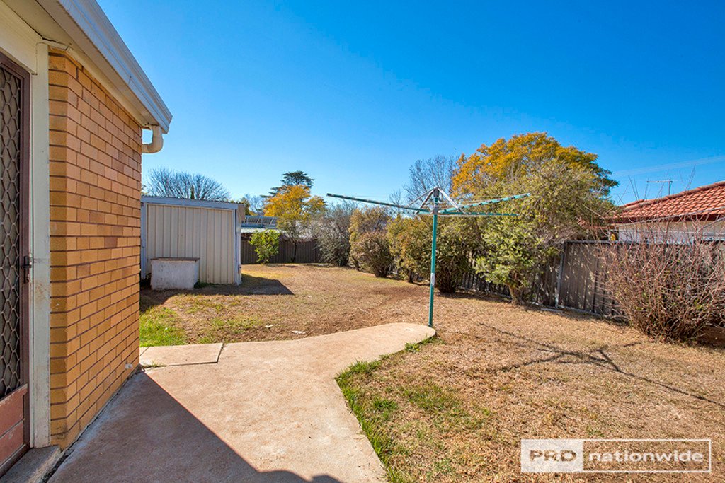 15 Campbell Road TAMWORTH 9
