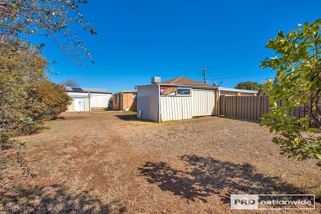 15 Campbell Road TAMWORTH 10
