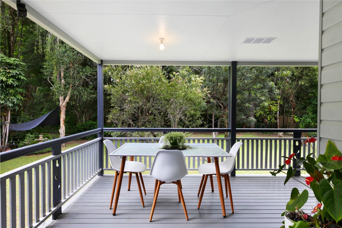 15 Camphorlaurel Court Tallebudgera Valley 4