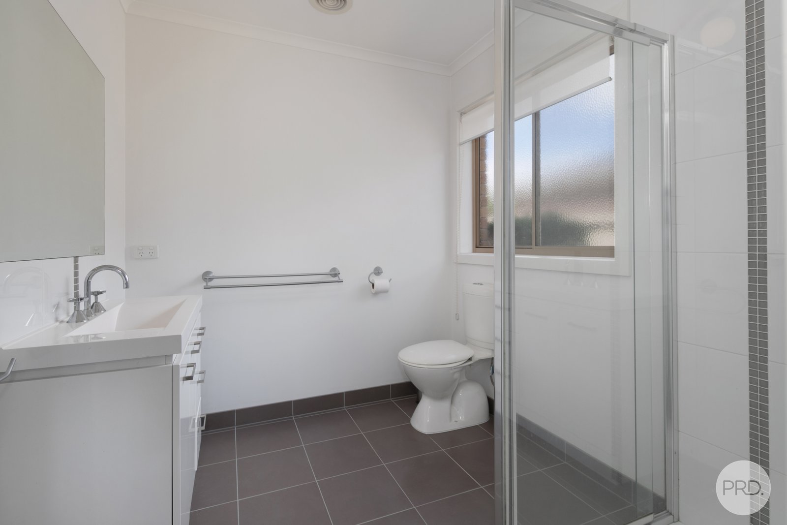 15 Canadian Crescent CANADIAN 3