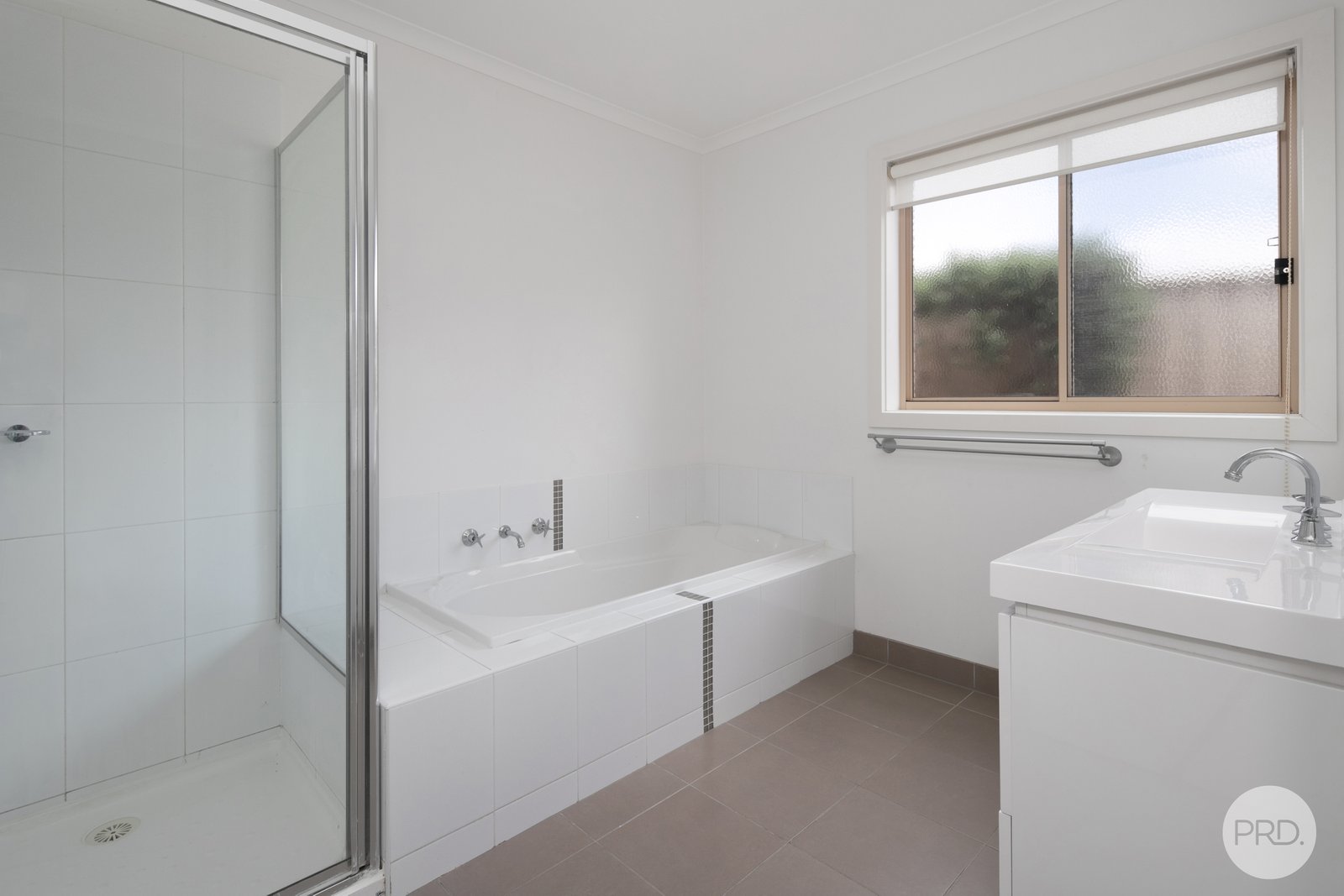 15 Canadian Crescent CANADIAN 6