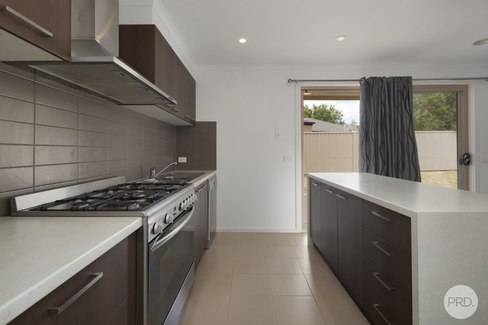 15 Canadian Crescent CANADIAN 7