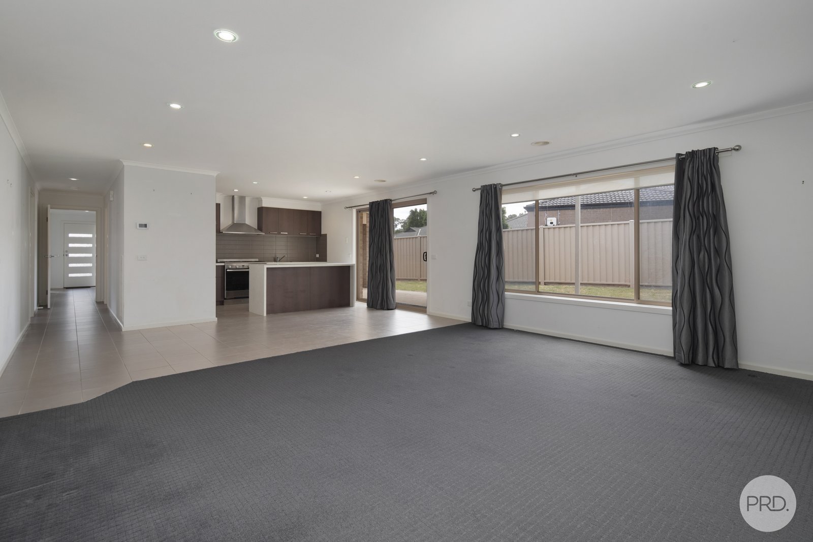 15 Canadian Crescent CANADIAN 9