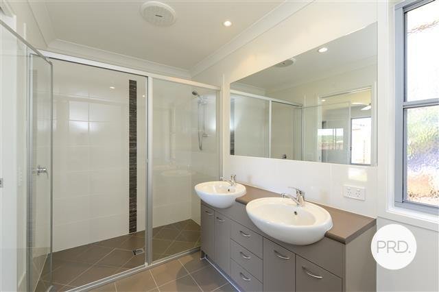 15 Carlsson Place KIRKWOOD 8