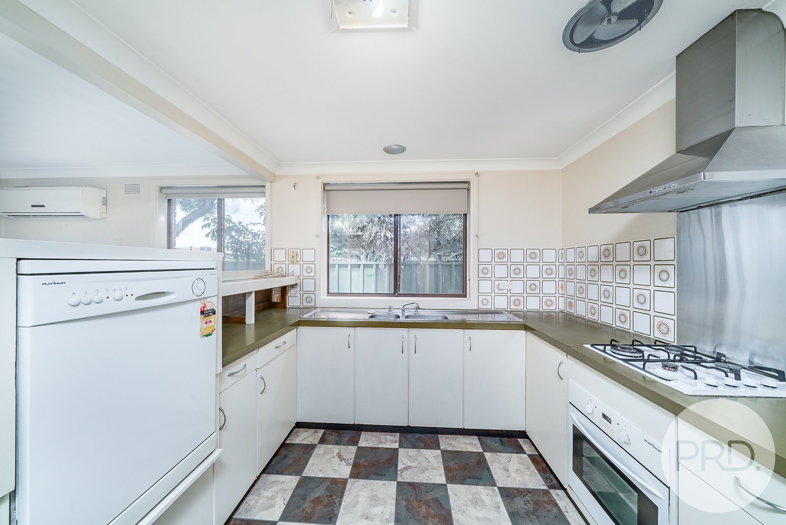 15 Carmody Street KOORINGAL 3