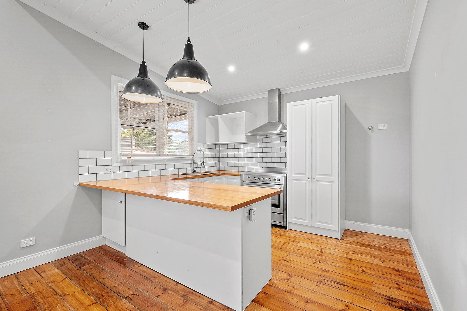 Gallery: 15 Carolin St