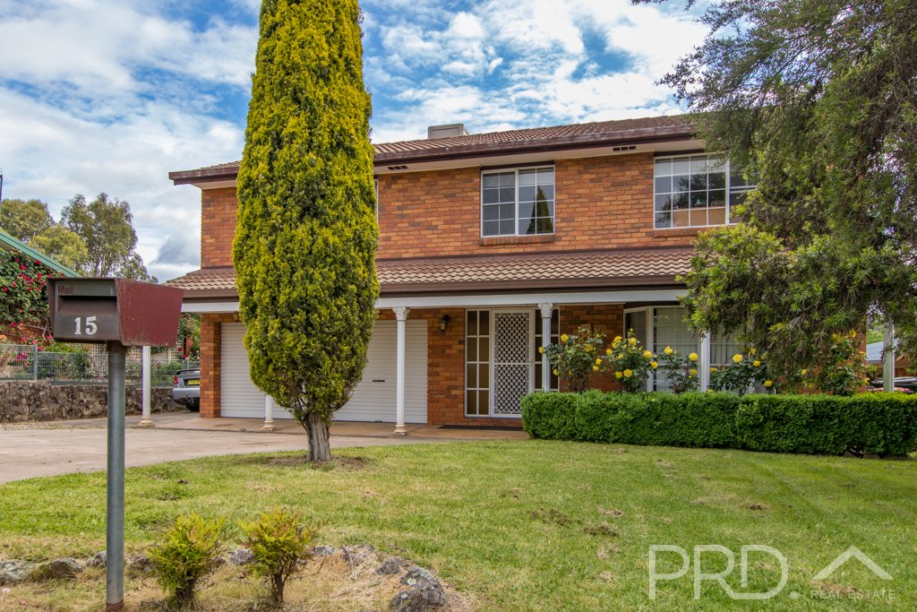 15 Cedar Crescent TUMUT 1