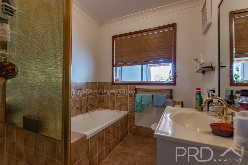 15 Cedar Crescent TUMUT 14