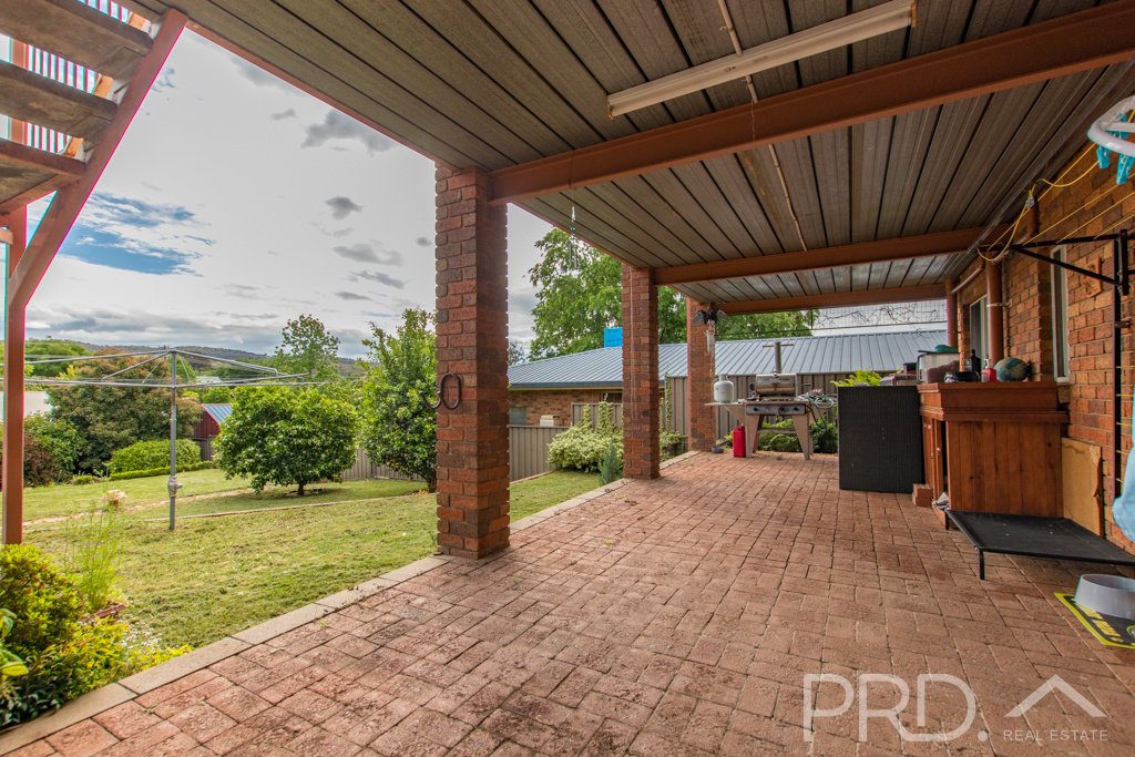 15 Cedar Crescent TUMUT 15
