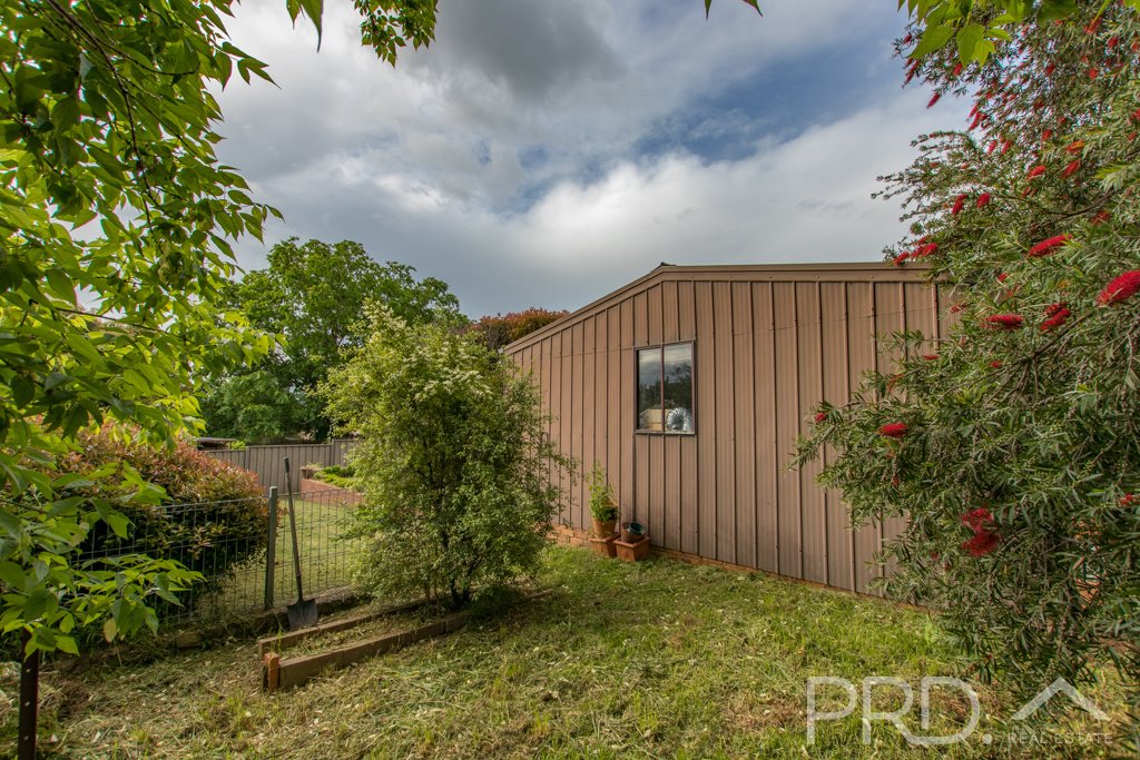 15 Cedar Crescent TUMUT 17