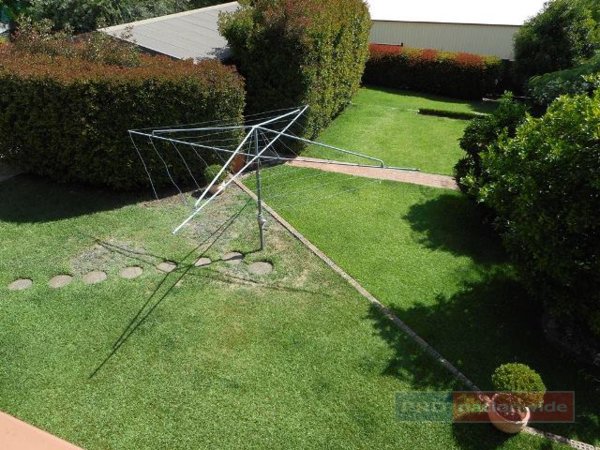 15 Cedar Crescent TUMUT 15