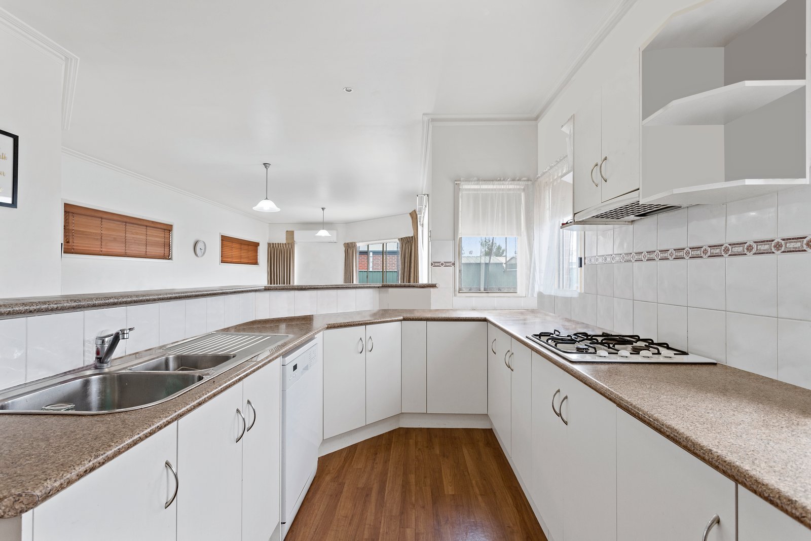 15 Chantelle Court KANGAROO FLAT 9
