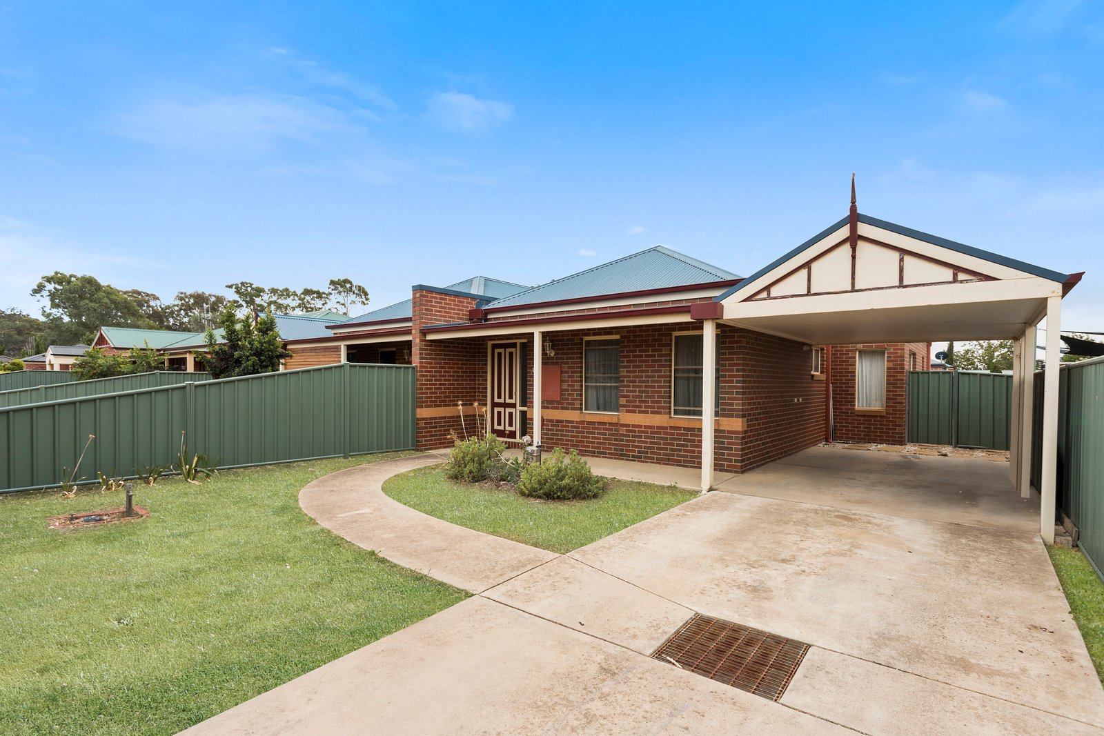 15 Chantelle Court KANGAROO FLAT 16