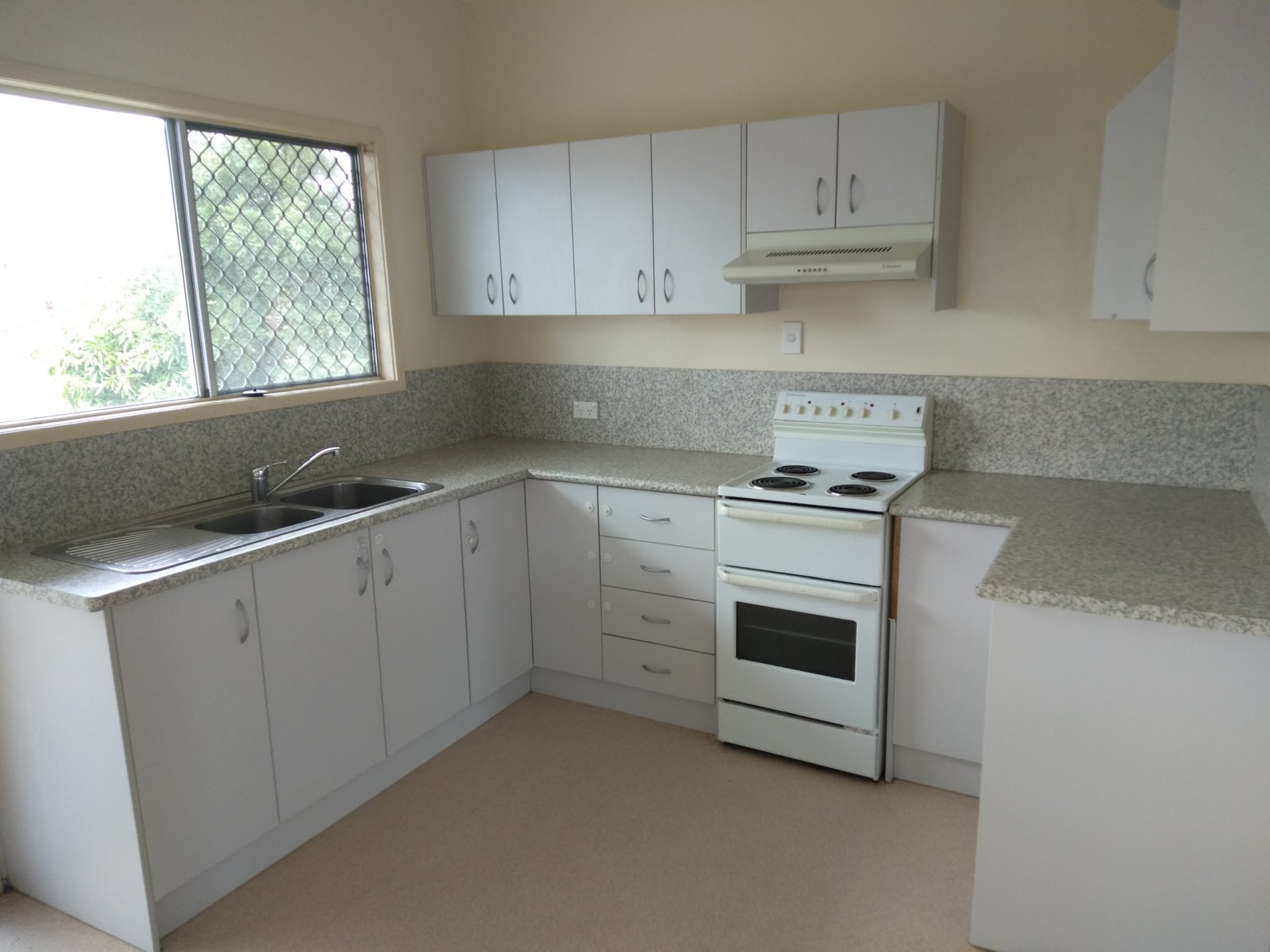 15 Chauvel  BOYNE ISLAND 4