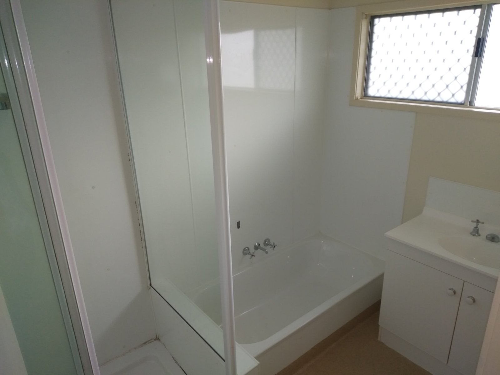 15 Chauvel  BOYNE ISLAND 16