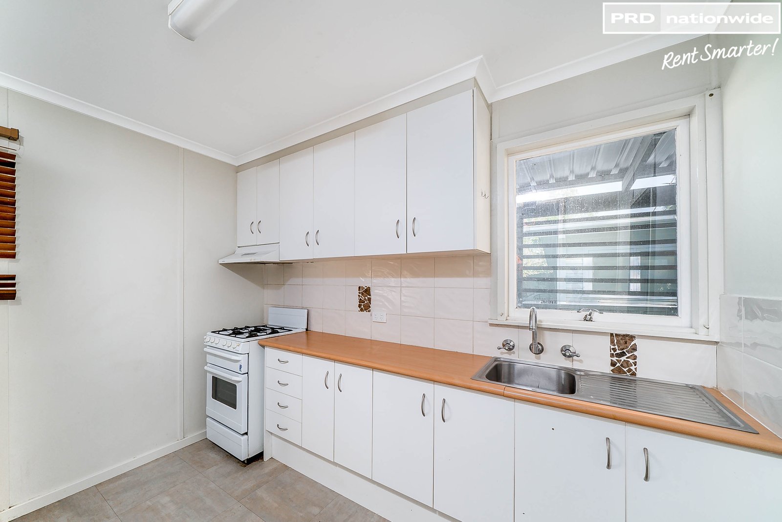 15 Chifley Crescent KOORINGAL 6