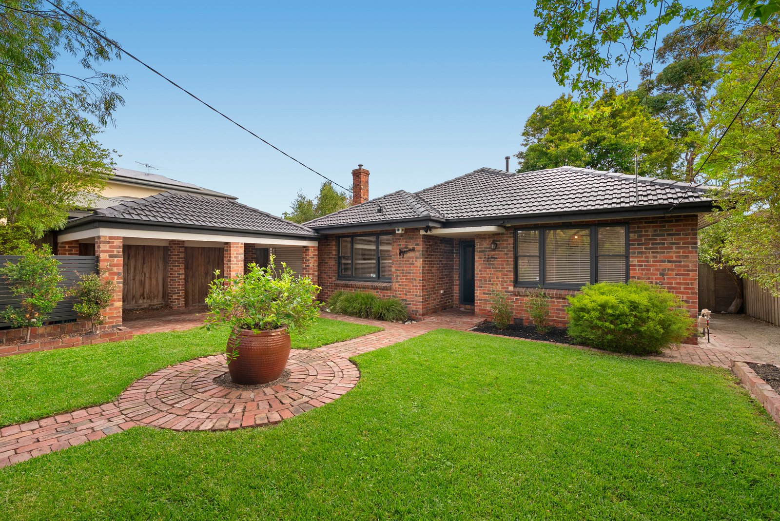 Gallery: 15 Clements Street