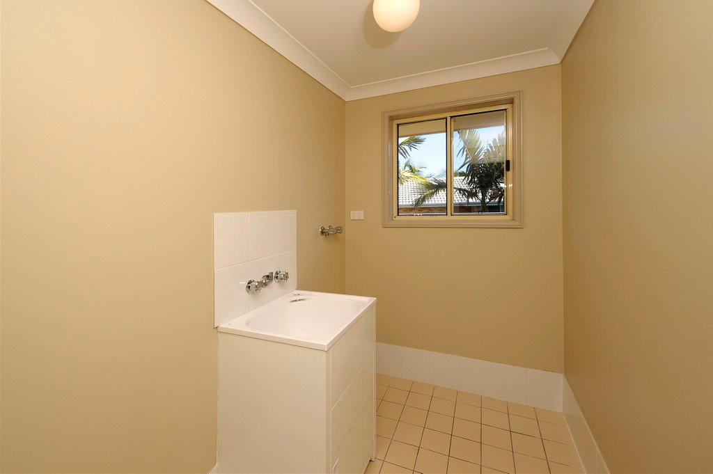 15 Clonmeen Cct  ANNA BAY 11