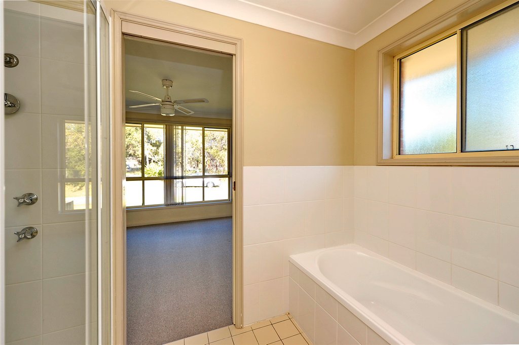 15 Clonmeen Cct  ANNA BAY 18