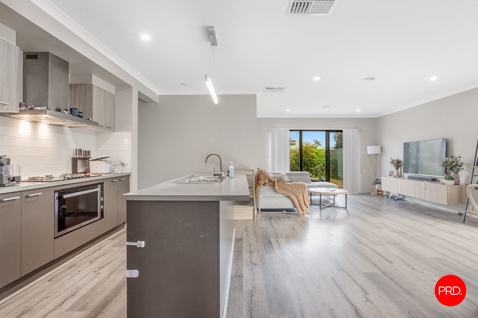 15 Cloverfields Crescent EPSOM 9