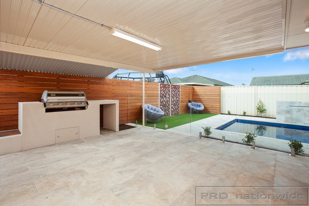 15 Coburn Circuit METFORD 11