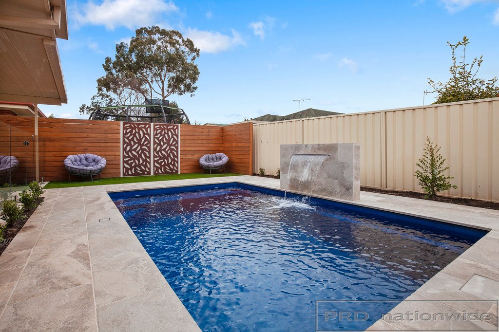 15 Coburn Circuit METFORD 14
